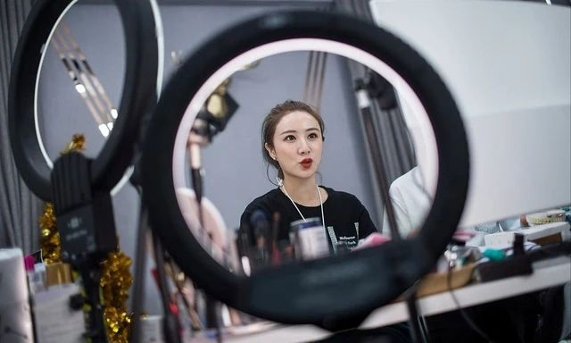 5 Bí Quyết Đàm Phán Giá Booking KOC: Đừng Để Bị "Hớ" Vì Rate Card Ảo