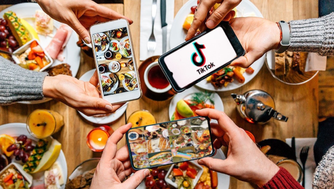 Lịch Sử KOC Tại Việt Nam: Hành Trình Từ Yahoo Blog Đến Đế Chế TikTo